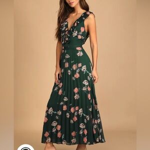 NWOT* sold out online Lulus green floral maxi dress M